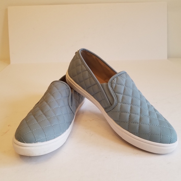 Steve Madden Ecntrcqt  Women's Quilted Slip on Shoes Sneakers Blue Size   11 - Picture 1 of 13